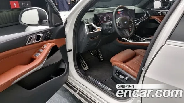 BMW X7 (G07) 2024 Белый из Кореи, фото 2