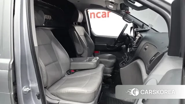 Hyundai The New Grand Starex 2018 Серебристо-серый из Кореи, фото 2