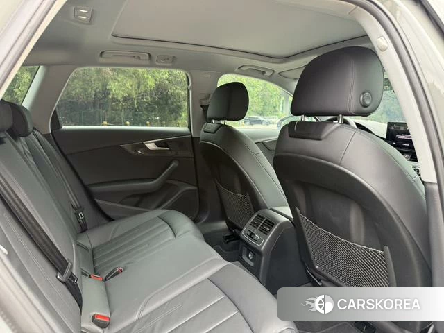 Audi A4 (import) 2022 Темно-серый из Китая, фото 2
