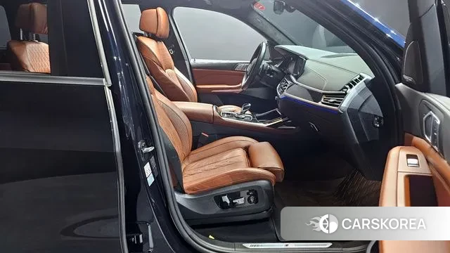 BMW X7 (G07) 2021 Черный из Кореи, фото 2