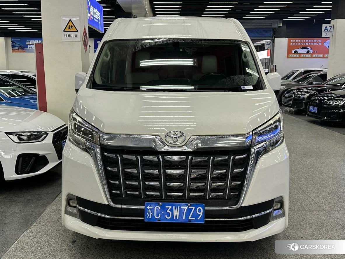 Toyota Hiace 2022 Белый из Китая, фото 2