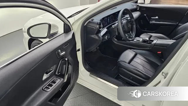 Mercedes-Benz A-Class W177 2020 Белый из Кореи, фото 2