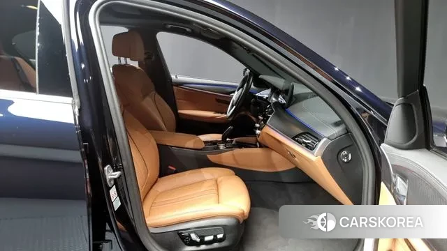 BMW 5 Series (G30) 2022 Синий из Кореи, фото 2