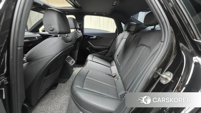Audi A4 (B9) 2021 Черный из Кореи, фото 2