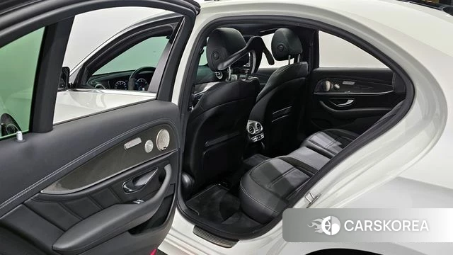 Mercedes-Benz E-Class W213 2022 Белый из Кореи, фото 2