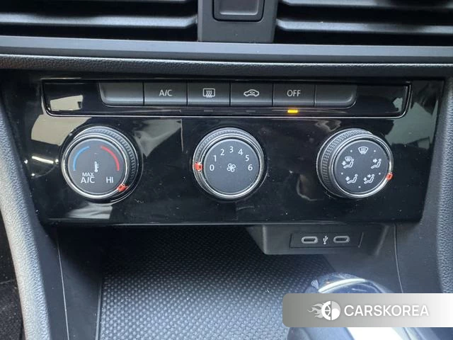 Volkswagen Bora 2023 Белый из Китая, фото 2