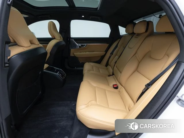 Volvo S90 2024 Белый из Кореи, фото 2