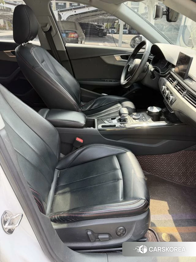 Audi A4L 2018 Белый из Китая, фото 2