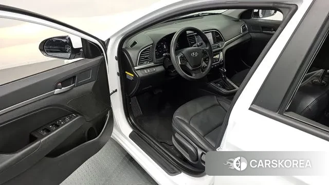 Hyundai Avante AD 2018 Белый из Кореи, фото 2