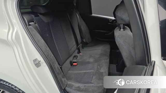 BMW 1 Series (F20) 2018 Белый из Кореи, фото 2