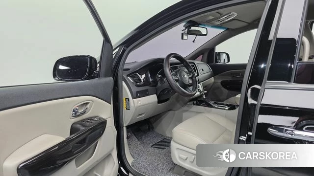 Kia The New Carnival 2019 Черный из Кореи, фото 2