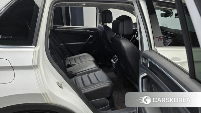 Volkswagen Tiguan second Generation 2022 Белый из Кореи, фото 2