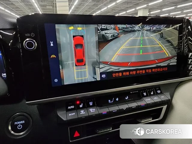 Toyota Camry (XV80) 2025 Красный из Кореи, фото 2