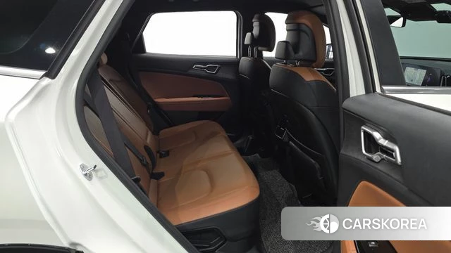 Kia Sportage 5th Generation Hybrid 2024 Белый из Кореи, фото 2