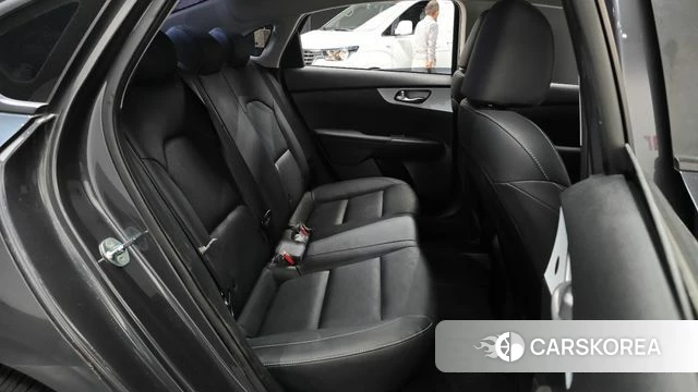 Kia The New K3 2nd generation 2022 Серый из Кореи, фото 2