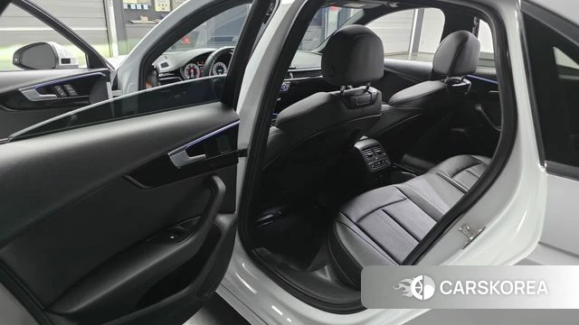 Audi A4 (B9) 2021 Белый из Кореи, фото 2