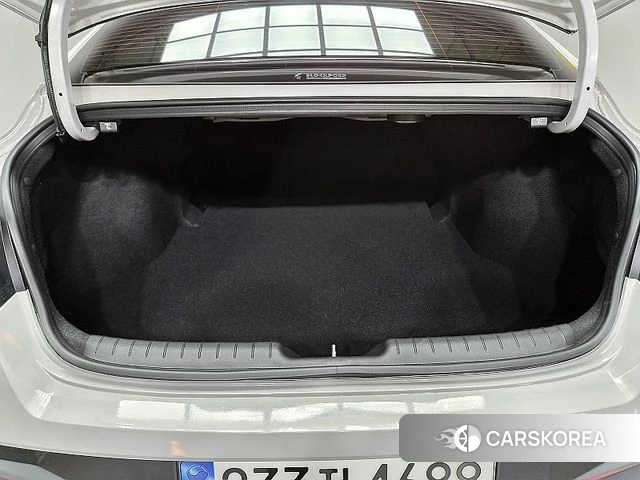 Hyundai The New Avante (CN7) 2023 Серебристо-серый из Кореи, фото 2