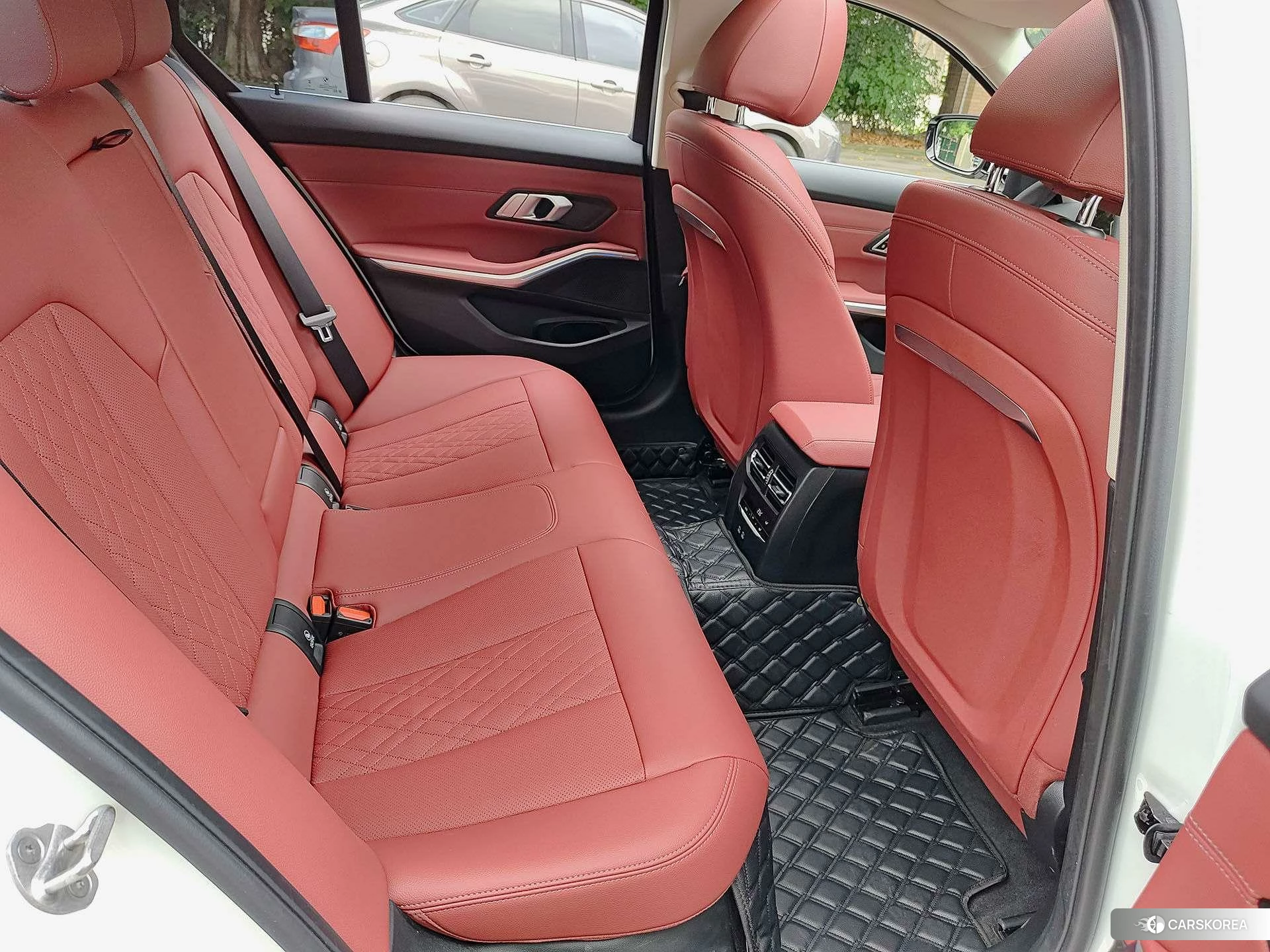 BMW 3 series 2024 Белый из Китая, фото 2