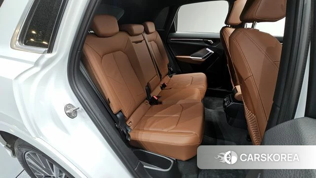 Audi Q3 (F3) 2023 Белый из Кореи, фото 2