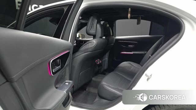Mercedes-Benz C-Class W206 2024 Белый из Кореи, фото 2