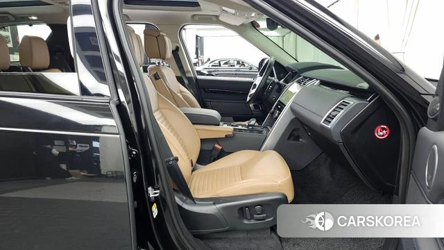 Land Rover Discovery 5 2022 Черный из Кореи, фото 2