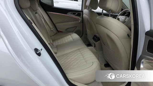 Genesis The New G70 2023 Белый из Кореи, фото 2