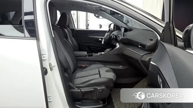 Peugeot 3008 second generation 2019 Белый из Кореи, фото 2