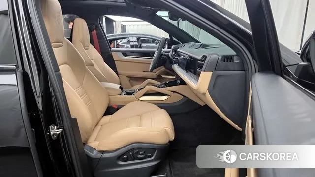 Porsche Cayenne (PO536) 2024 Черный из Кореи, фото 2