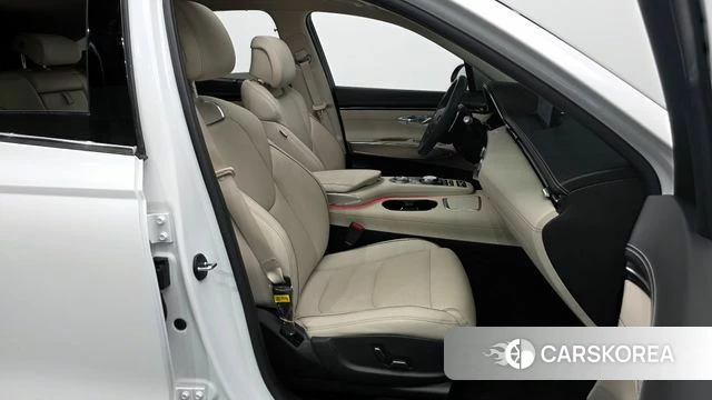 Genesis GV70 2024 Белый из Кореи, фото 2