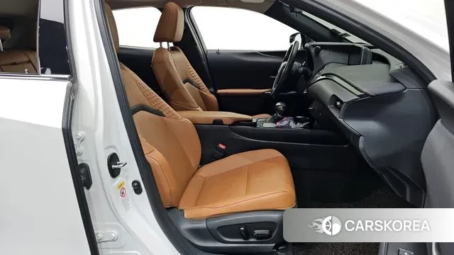 Lexus UX250h 2019 Белый из Кореи, фото 2