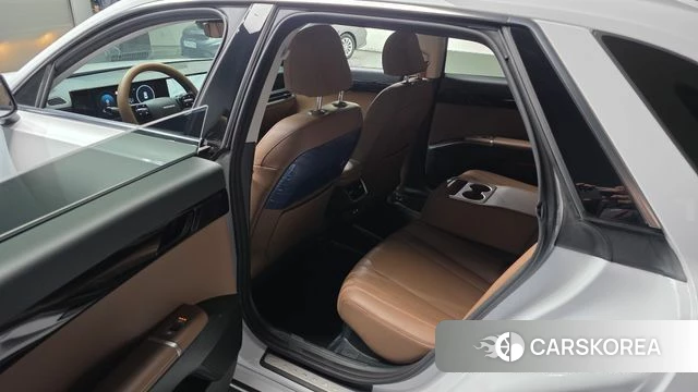 Hyundai Grandeur Hybrid (GN7) 2023 Белый из Кореи, фото 2