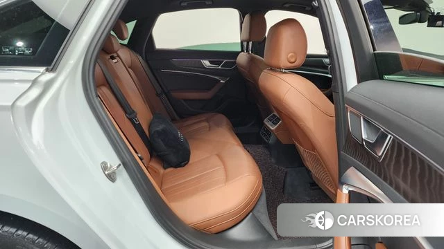 Audi A6 (C8) 2021 Белый из Кореи, фото 2