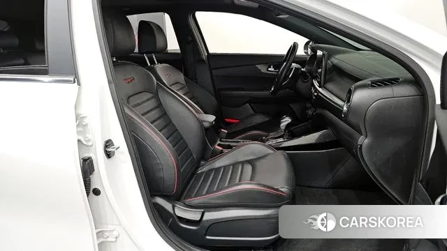 Kia The New K3 2nd generation 2021 Белый из Кореи, фото 2