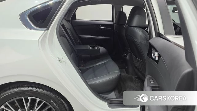 Kia The New K3 2nd generation 2021 Белый из Кореи, фото 2