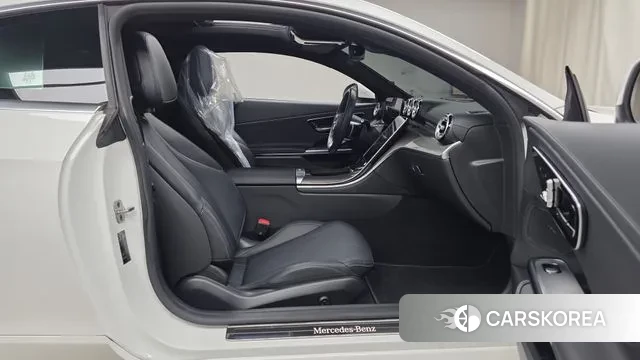 Mercedes-Benz CLE-Class C236 2024 Белый из Кореи, фото 2