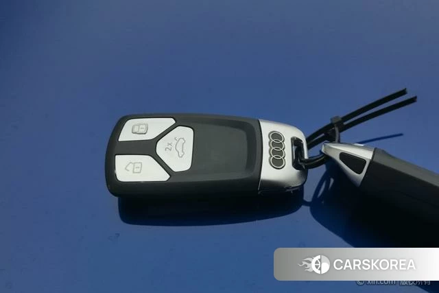 Audi Q5L 2021 Синий из Китая, фото 2