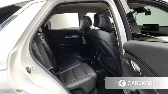 Genesis GV70 2022 Белый из Кореи, фото 2