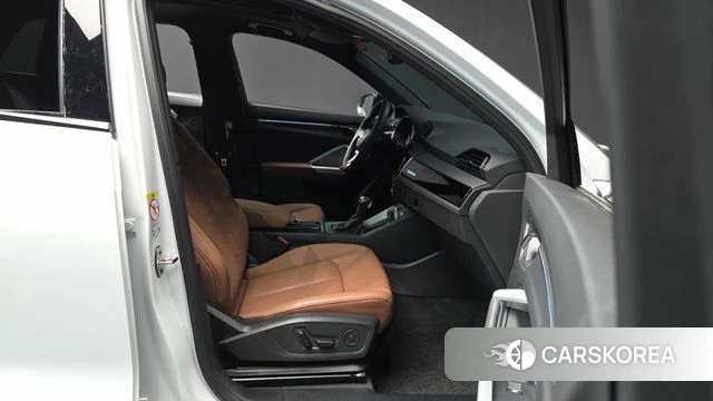 Audi Q3 (F3) 2025 Белый из Кореи, фото 2