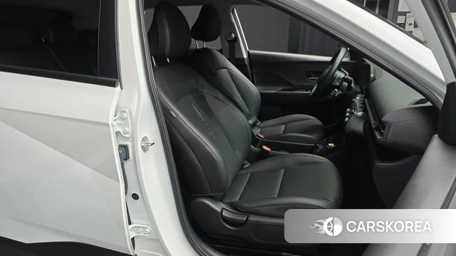 Hyundai Kona (SX2) 2024 Белый из Кореи, фото 2