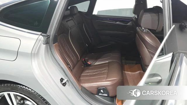 BMW 6 Series GT (G32) 2021 Серебристо-серый из Кореи, фото 2