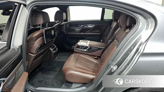 BMW 7 Series (G11) 2019 Серебристо-серый из Кореи, фото 2