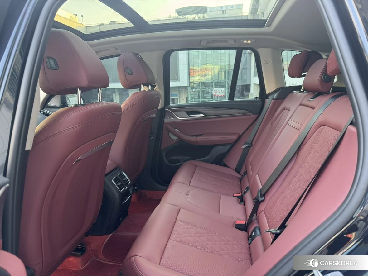 BMW X3 2021 Черный из Китая, фото 2