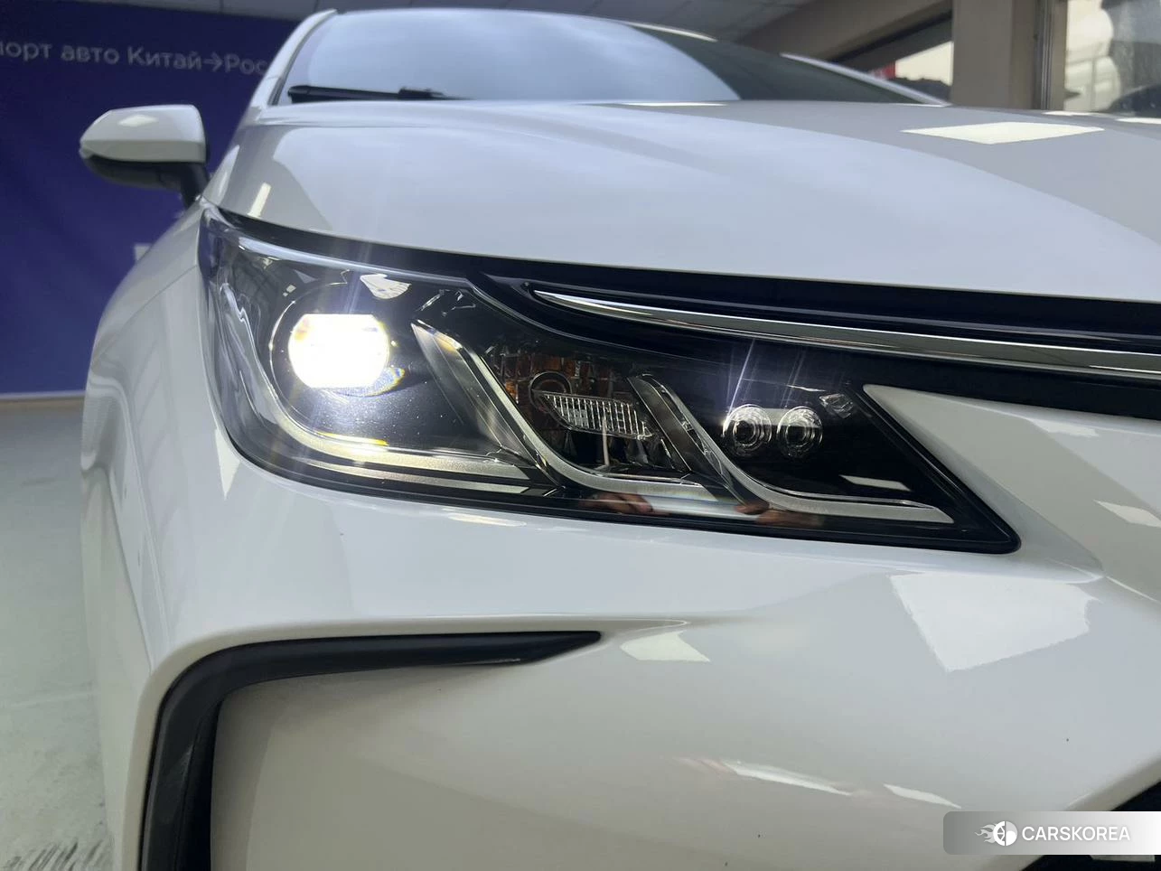 Toyota Corolla 2023 Белый из Китая, фото 2
