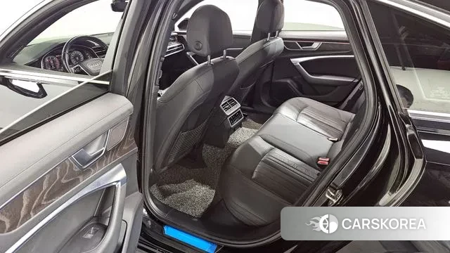 Audi A6 (C8) 2021 Черный из Кореи, фото 2