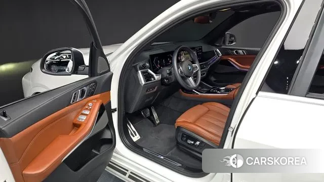 BMW X7 (G07) 2024 Белый из Кореи, фото 2