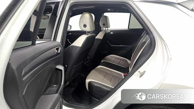 Volkswagen T-Roc 2021 Белый из Кореи, фото 2