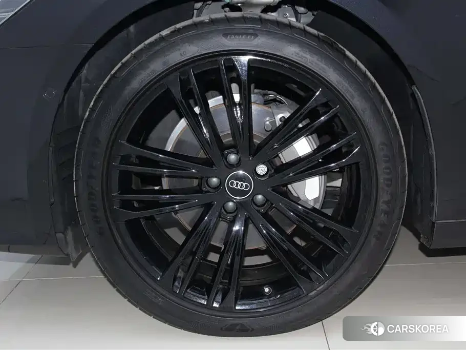 Audi A7L 2025 Черный из Китая, фото 2