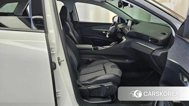 Peugeot 3008 second generation 2019 Белый из Кореи, фото 2