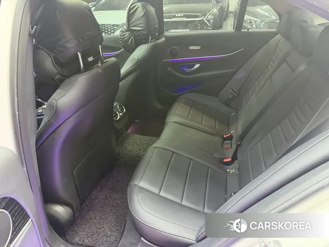 Mercedes-Benz E-Class W213 2018 Белый из Кореи, фото 2