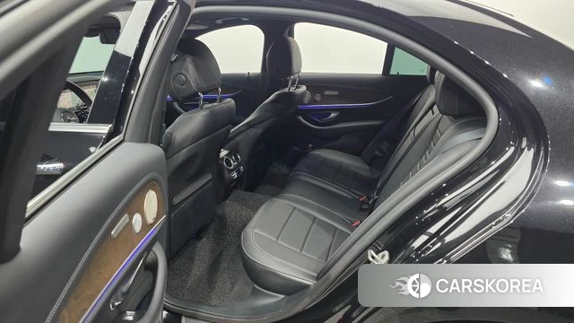 Mercedes-Benz E-Class W213 2021 Черный из Кореи, фото 2